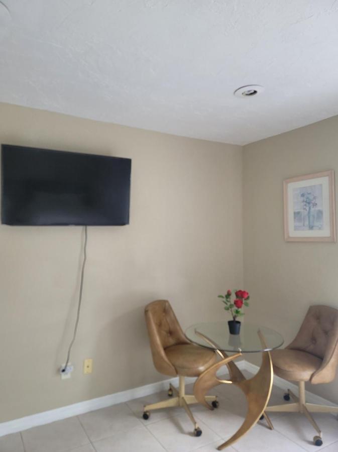 Entire Guesthouse 5 Mins To Siesta Key & Downtown Sarasota Exteriör bild