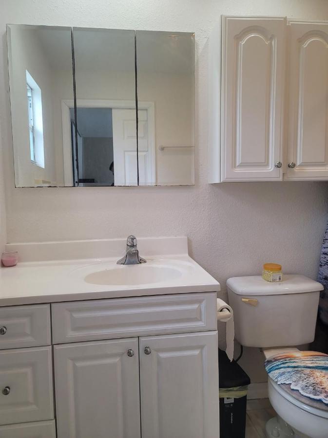 Entire Guesthouse 5 Mins To Siesta Key & Downtown Sarasota Exteriör bild