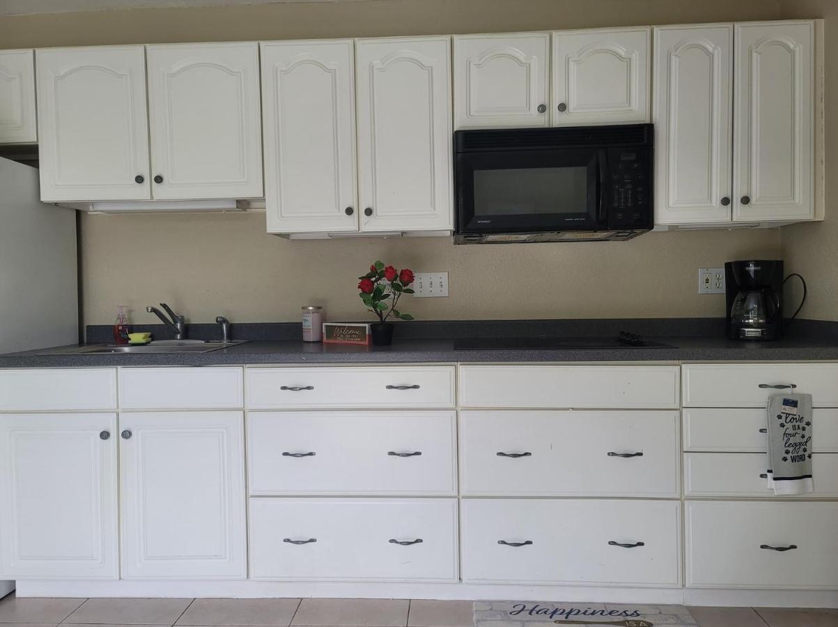 Entire Guesthouse 5 Mins To Siesta Key & Downtown Sarasota Exteriör bild